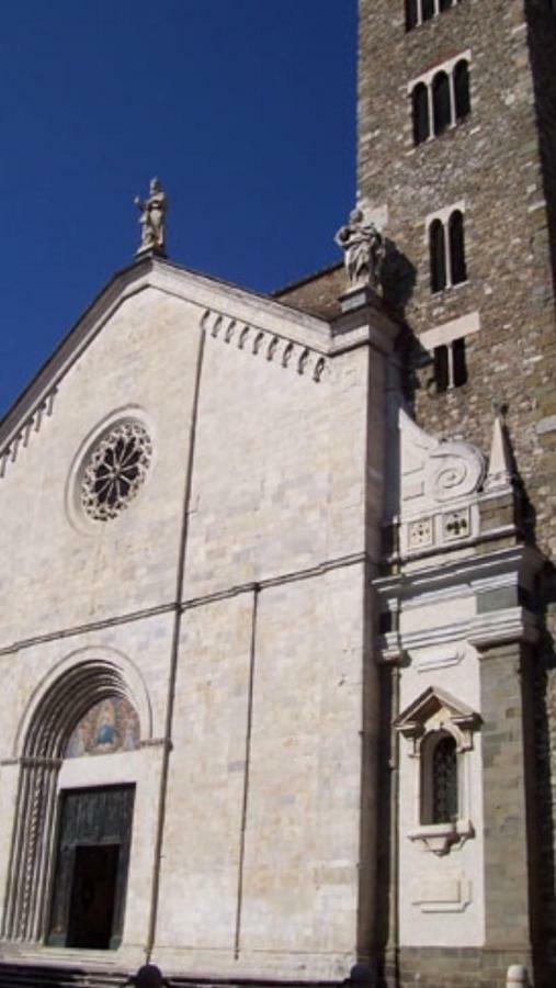 Ferienwohnung Cocoon, Atypical Flat In Historic Center & Breakfast Sarzana Exterior foto